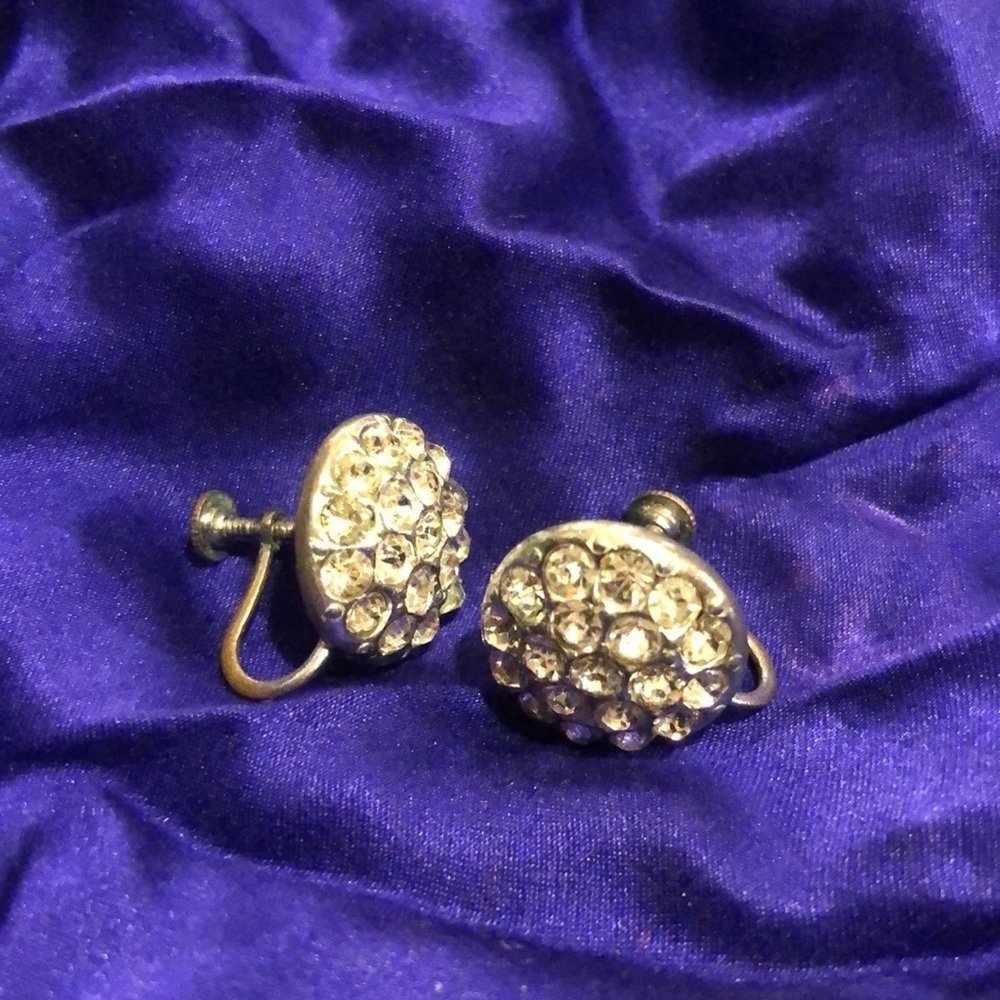 Rhinestone screw-back vintage retro earrings. All stones in tact & secure.